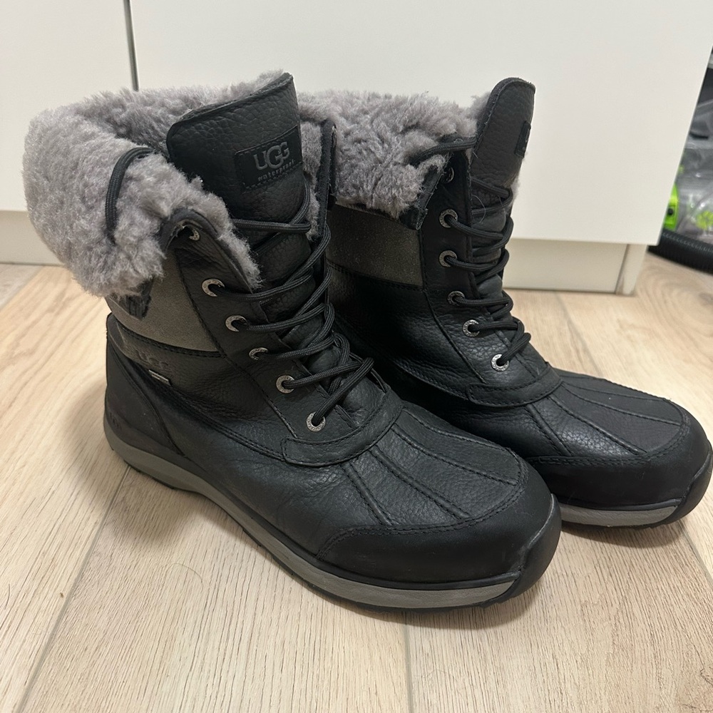 UGG Adirondack waterproof winter boots, fits US10.5-11
